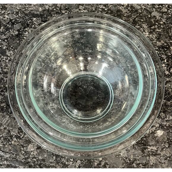2 Vintage Pyrex Clear Glass Mixing Bowls #322 1 Qt & #323 1.5 Qt Blue Tint - Picture 3 of 8